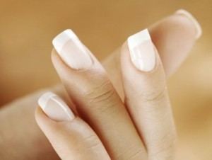 Причины ломких ногтей